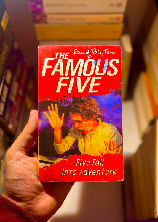 Famous Five 09: Five Fall into an Adventure